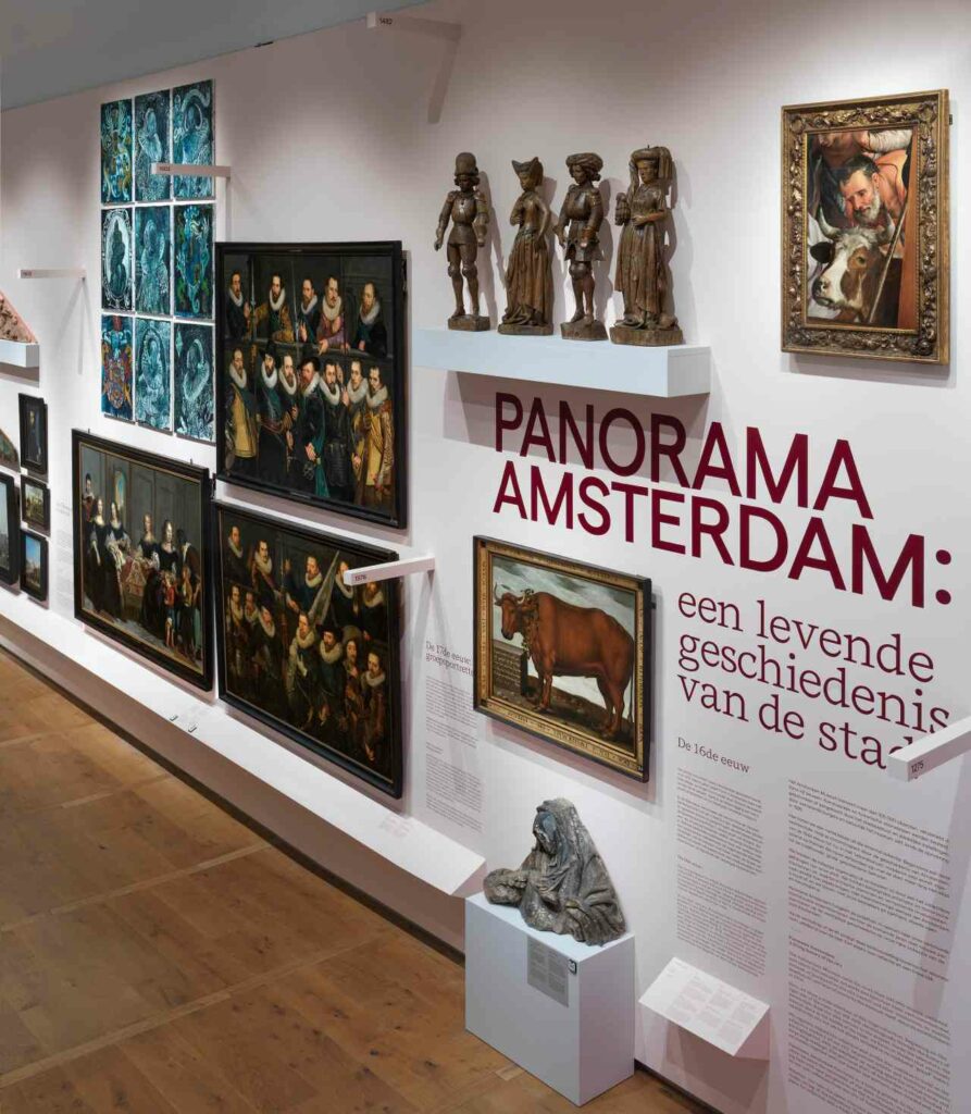 Que peut-on voir au musée d'Amsterdam ?