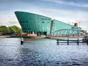 Visiter le musée des sciences NEMO à Amsterdam : Conseils et bons plans