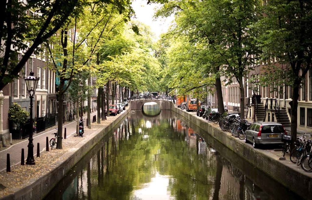 Parking à Amsterdam : Stationnement, Tarifs, Lieux, Règles et Park & Ride