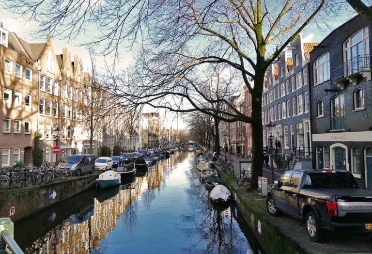 Hôtels à Amsterdam avec parking gratuit ou parking pas cher