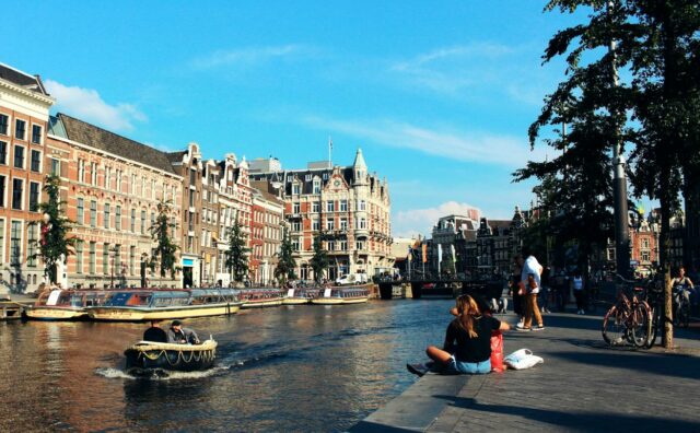 Promenade le long de l'Amstel